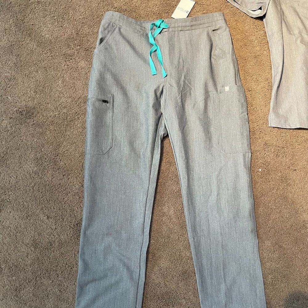 FIGS yola graphite scrub pants-small tall